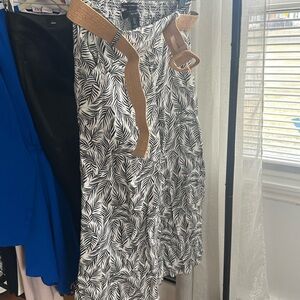 Stylish Black and White Patterned Skirt